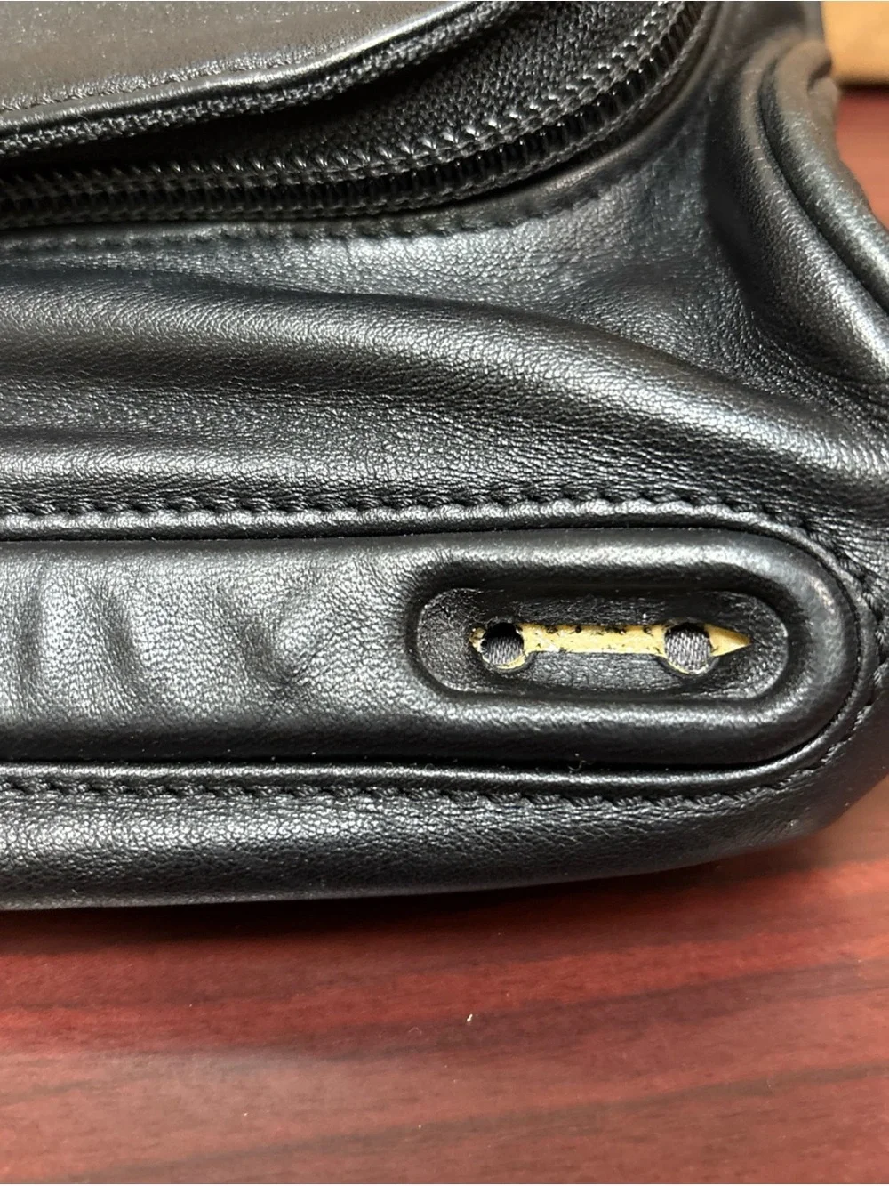 Tumi Black Zip Men's Toiletry Dopp Leather Bag Travel Missing Front Emblem